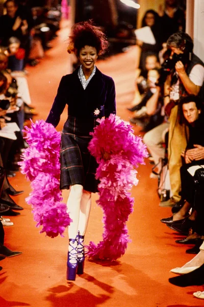 Look 28